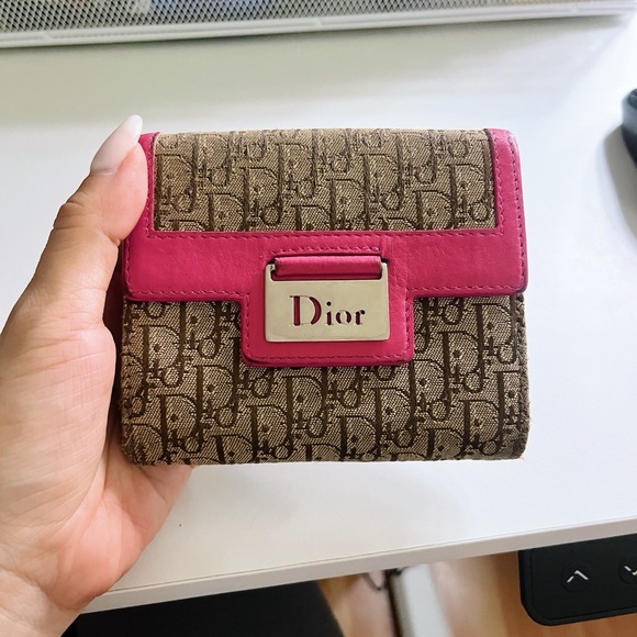 DIOR Logo Wallet - Picture 1 of 9
